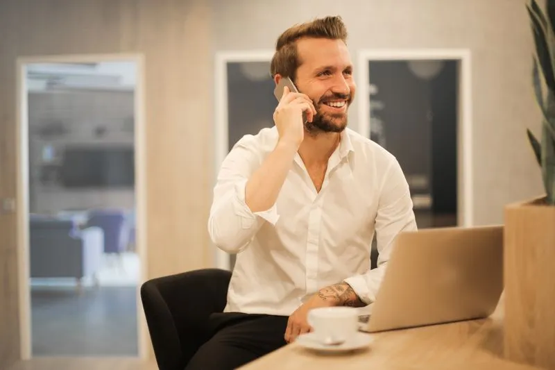 Manager and employee talking in a one-on-one meeting